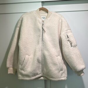 Cream Oversize Sherpa Bomber Jacket, Size Small, NWT, Abercrombie and Fitch